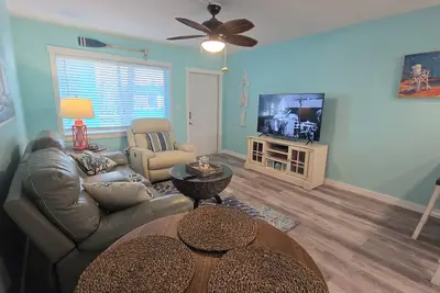 Image de Escape to Paradise: Exquisite 2/1 Condo Steps to Bradenton Beach