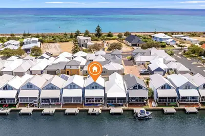 Image de Marina View Port Geographe with WiFi is a modern stylish self-contained townhouse with amazing view