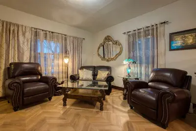 Image de Historic Home Near Everything w\/Gig internet & Ac!