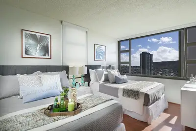 Image de Amazing High Floor 1bd/1ba with Diamond Head Views at the Waikiki Banyan 2901 T1