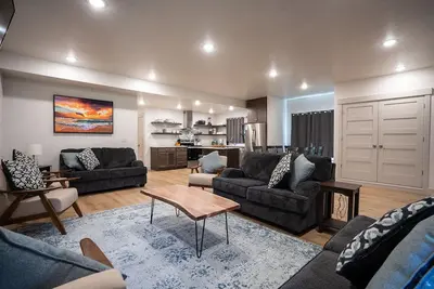Image de Indoor pool/Spa, townhome 7 at Waterdance, outdoor pool, pickleball+!
