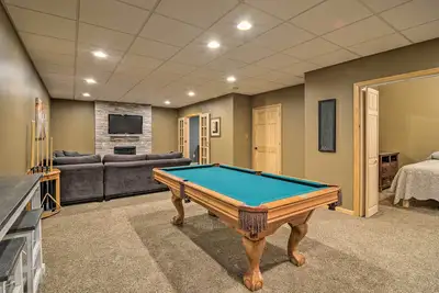 Image de Petoskey Apartment w\/ Yard, Fire Pit & Gas Grill!