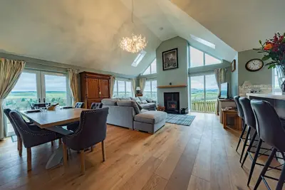 Image de Hillcrest - 8 Person Luxury House and Hot Tub