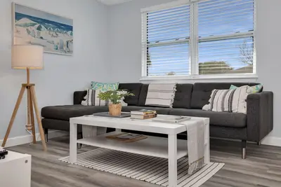 Image de Bright, luxurious place in Jacksonville Beach city center