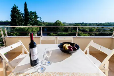 Image de New Apartment for 4 people (2 bedrooms)- Umag - 1 floor