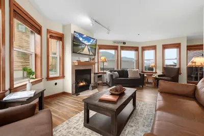 Image de Arguably the best ski in / ski out location in Whitefish! ! ! Ac for hot days