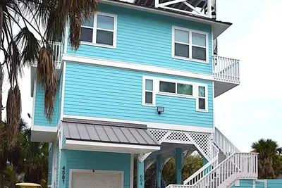 Image de Dream house near the beach, private pool, steps from the beach!