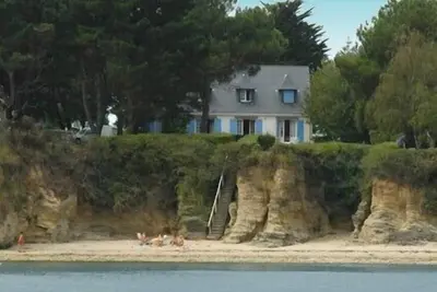 Image de Grande Maison Front De Mer avec Grand Jardin