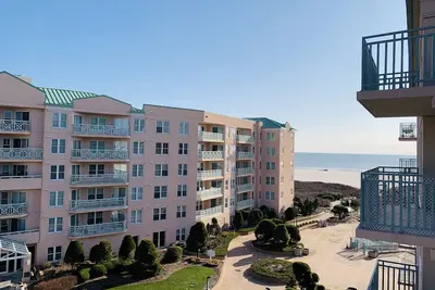 Image de Resort Living, Private Beach, Pools and Amenities