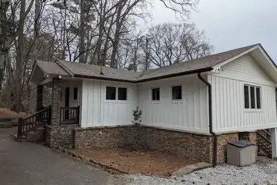 In Town Cottage With Great Views