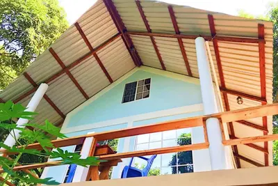 Image de HiUP Treehouse Cabin - Ocean Views - By Best Beach - Private