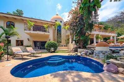 Image de Unique Villa, Elegant Decor, With Jacuzzi Private Pool, Staff & Pool Table
