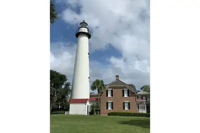 Image de Sea-Esta Retreat, a Great Golden Isles Location!