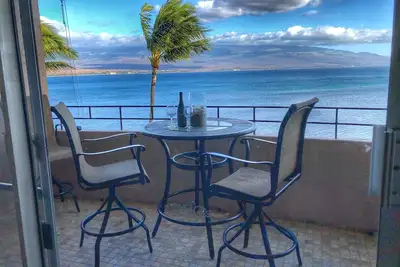 Image de Relaxing Ocean Front Views on Maui! Island Sands Condominium