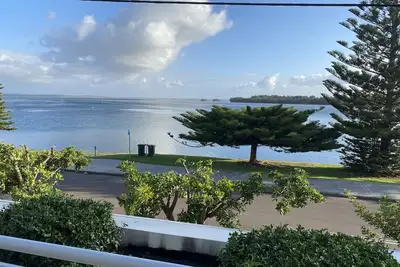 Image de Stunning Waterview house sized apartment. Walk to beaches and restaurants.
