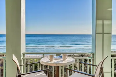 Image de Beach Haven Cottage - Gulf Front Home