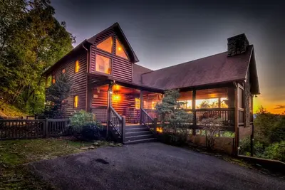 Image de Pinecone Peak | Mountain View | Hot Tub | Screened Porch