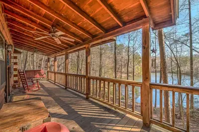 Image de Just Peachy - Lake view | Mountain Community | Hot Tub | Kayak