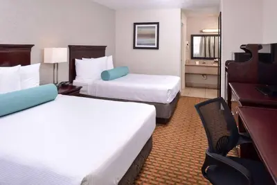 Image de Great Deal! Two Modern Units, Pool, Breakfast, Parking, Shuttle