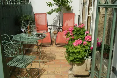 Image de A Private Apartment in a 19th Century Wine Domaine - own courtyard and gardens