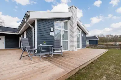 Modern, light-flooded vacation home with garden, wellness and Wlan