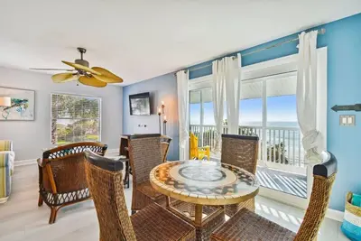 Image de Oceanfront Bliss: Condo on the Sand - Book Now!