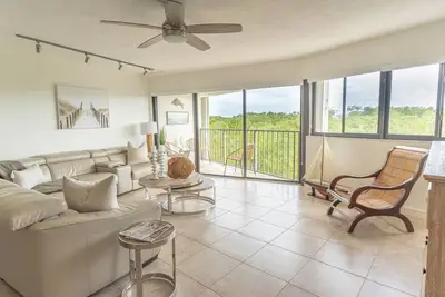 Image de Oceanfront Condo w/Lake, 2Kayaks, 2Paddleboards, 2Bikes, Tennis, Boat Ramp