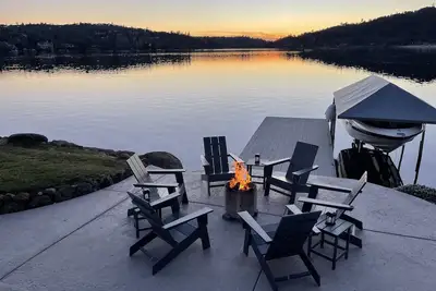 Image de 4 Br Lakefront Accueil Gated Lac Wildwood * Best West Face Vues Sunset *