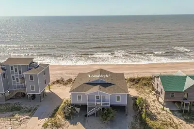 Image de Just Renovated! Welcome to I-Land Style 4br, 2bth Oceanfront on Edisto Beach