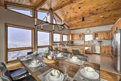 Image de Views & Hot Tub: Sky Barn Retreat in Beech Mtn!