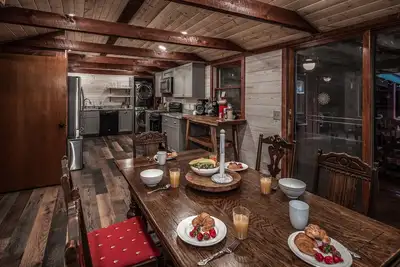 Image de Cabin on Bear Creek