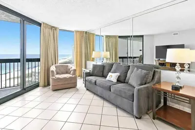 Image de Beachfront 1br condo in Destin with balcony, Gulf views and pool access