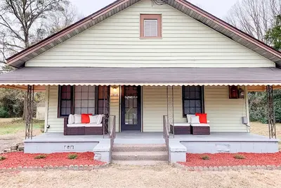 Image de Peaceful & Family Friendly 3br w\/ Large Backyard