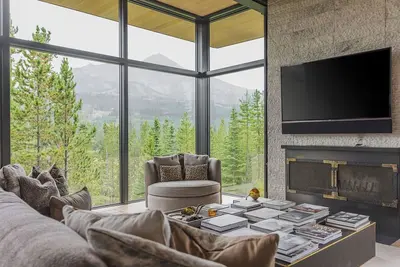 Image de Lakeview Chalet 7 Treeline