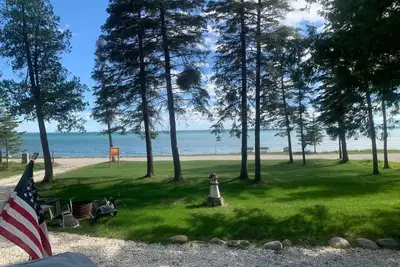 Image de Lake Life at its best! Enjoy this Cabin on Bois Blanc Island.