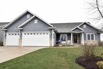 Image de Beautiful and Cozy Lake Geneva Home for Rent