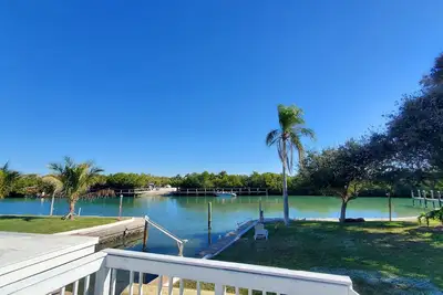 Image de Casey Key Two Bedroom Bayfront w/Private Beach