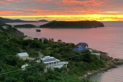 Breezy Hilltop, Hart Bay View, only minutes from town