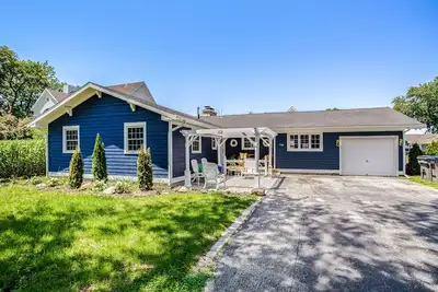 Image de Remodeled Home close to Lake Michigan - Walk to the Beach, One Dog Ok