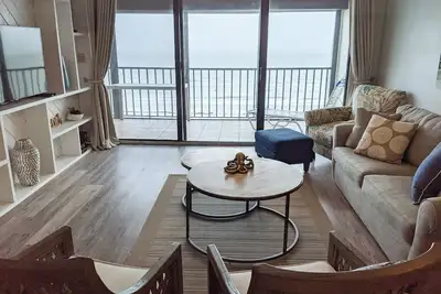 Image de Beachside Haven w/Private Balcony/Free WiFi/Washer/Dryer/Shared Pool/Central Ac