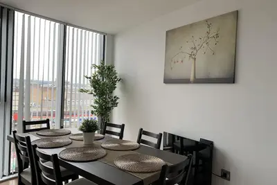 Image de Fabulous panaromic views in this gorgeous 12th floor Sheffield City Centre Apt