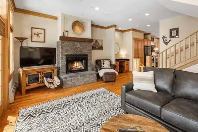Image de Lodge-style Condo in the Heart of Big Sky