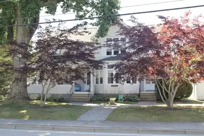 Image de Spacious Updated Victorian, A/C, Walk to Beach, Close to Town