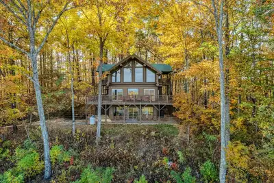 Image de Fontana View 3 - Three Story Rustic Cabin Sleeps up to 16 People