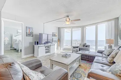 Image de Spectacular Oceanfront condo w/ sweeping ocean views, shared tennis court
