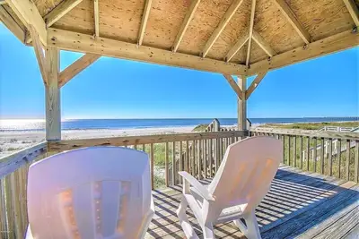 Image de Wide Ocean Front, Private Gazebo, 6 Bedrooms, New to Vrbo