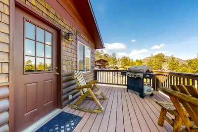 Image de Wonderful family cabin w/stunning views, free WiFi, & full kitchen - near trails