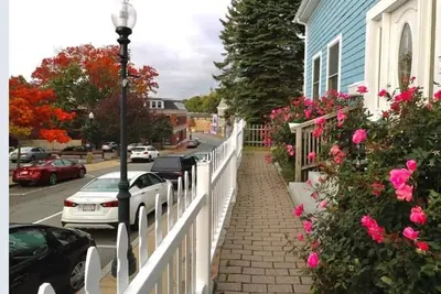 Single Level Home - Steps to Downtown Gloucester & A\/C throughout