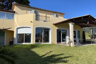 Image de Villa Avec Vue Exceptionnelle Dans Un Ecrin De Verdure