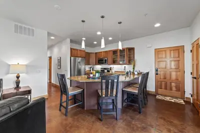 Image de 57 Robber`s Roost #1 - Westward I Downtown